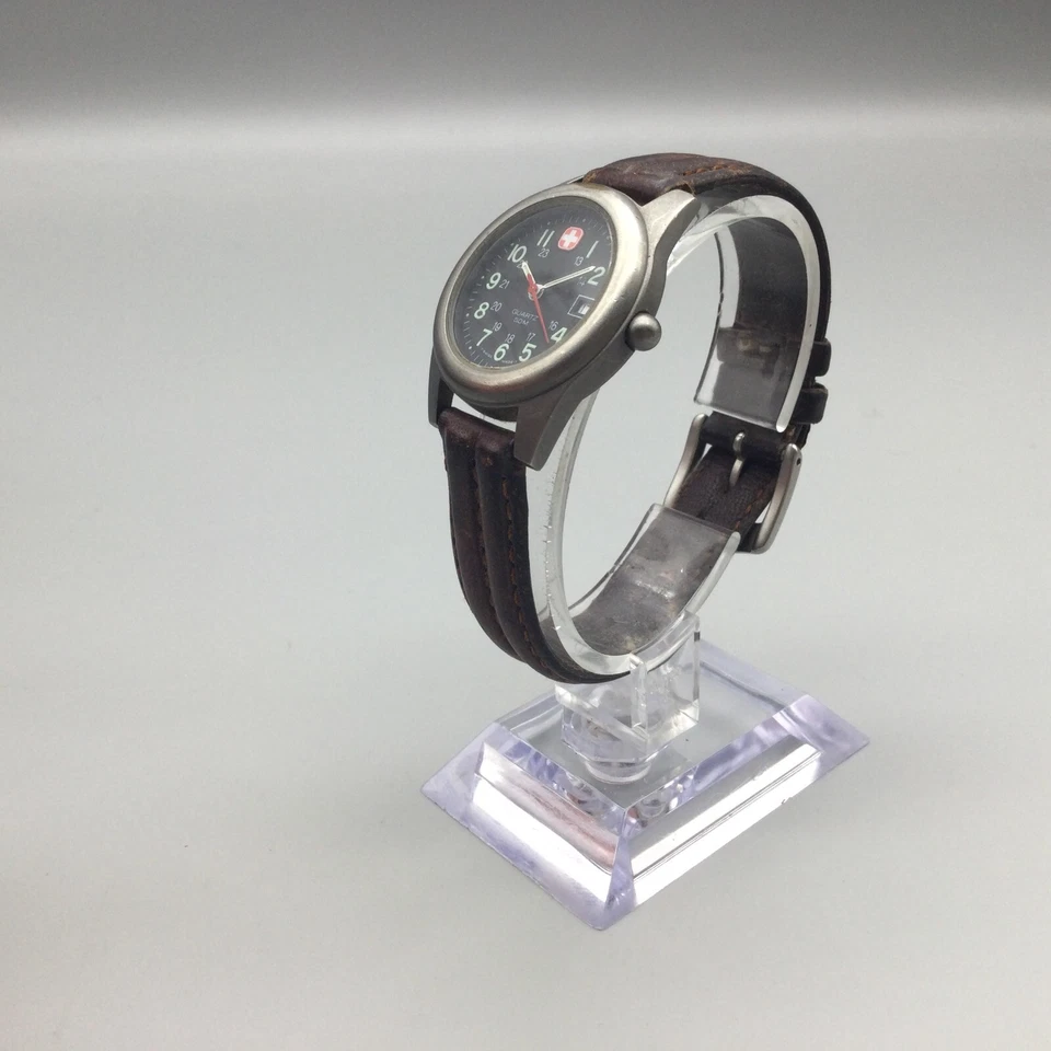 Reloj De Colección Ejército Suizo Wenger Marlboro Mujer 29mm Esfera Negra Suizo Batería Nueva Foto 4 de 4