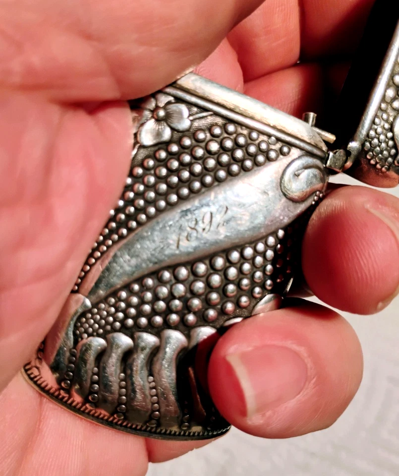 Antigua caja fuerte Art Nouveau de plata de ley de 1892 Foto 4 de 4