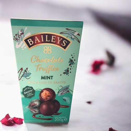 Baileys Mint Chocolate Truffles & Baileys Original Chocolate Truffles - Picture 5 of 18