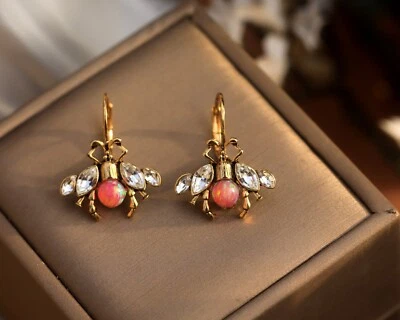Boucles d'oreilles Dormeuse Doré Petit Insect Abeille Perle Opale Rouge Syn. QD4 - Photo 1/4