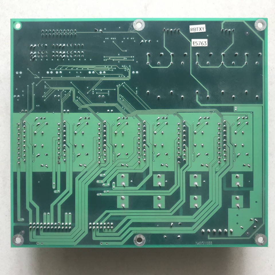 Carte PCB I/O Noritsu J390574 (I/O PCB 2) Issue D'une Machine Fonctionnelle, Occasion Japon