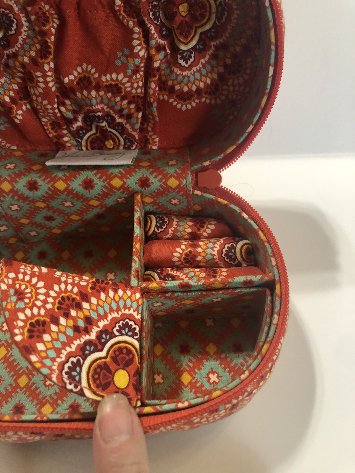 Vera Bradley Paprika Hard Shell Jewelry Case/organizer Zip Oval Paprika Orange