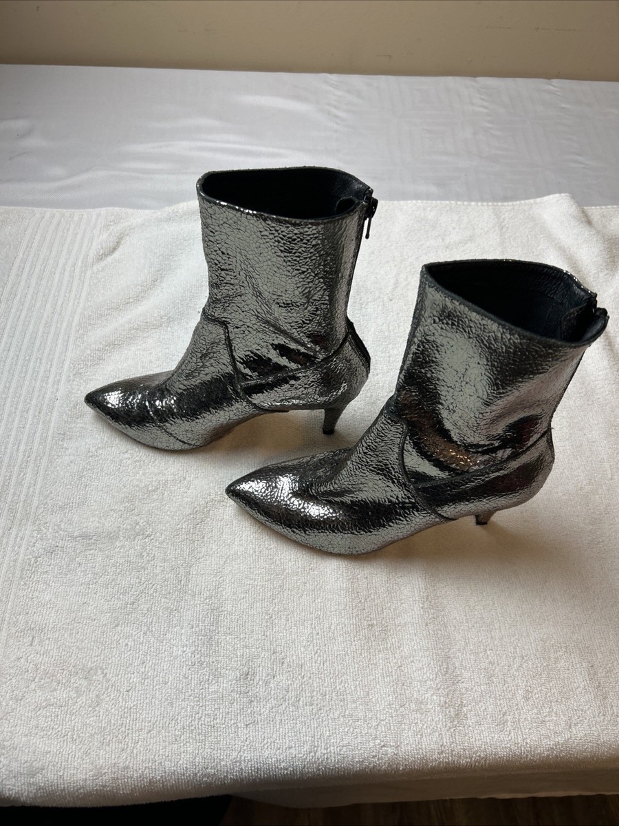 free people Silver metallic boots women’s 5 1/2 run big