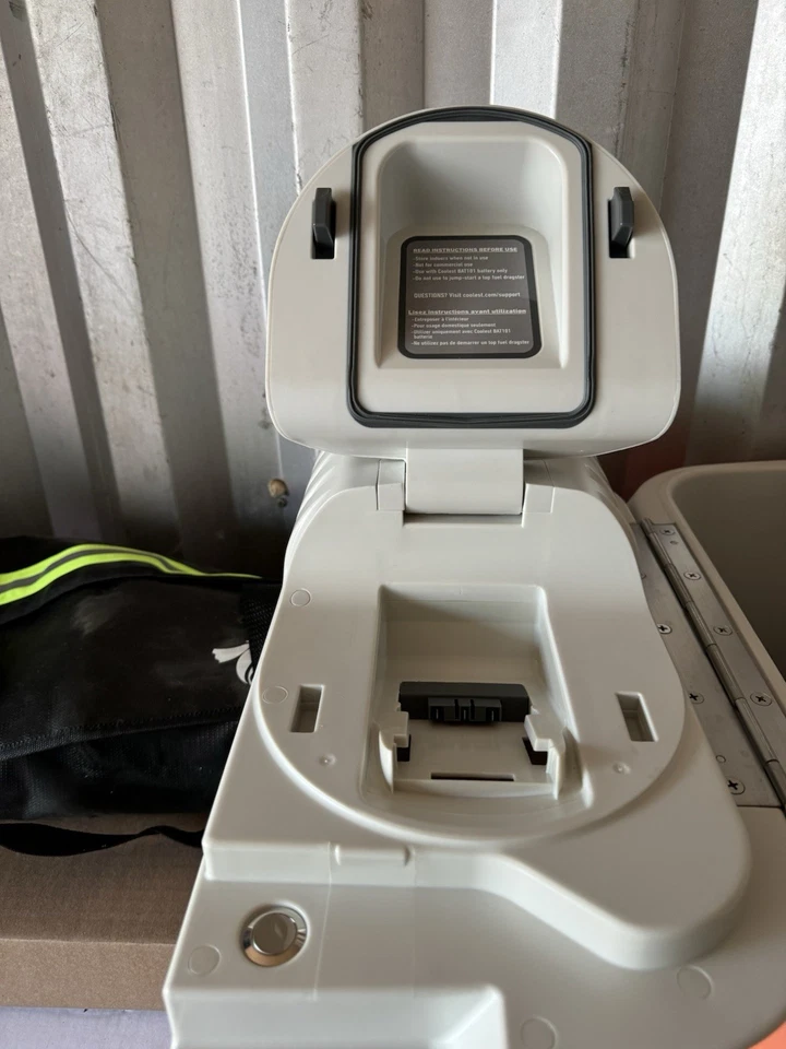 Infamous COOLEST COOLER - Image 2 of 4