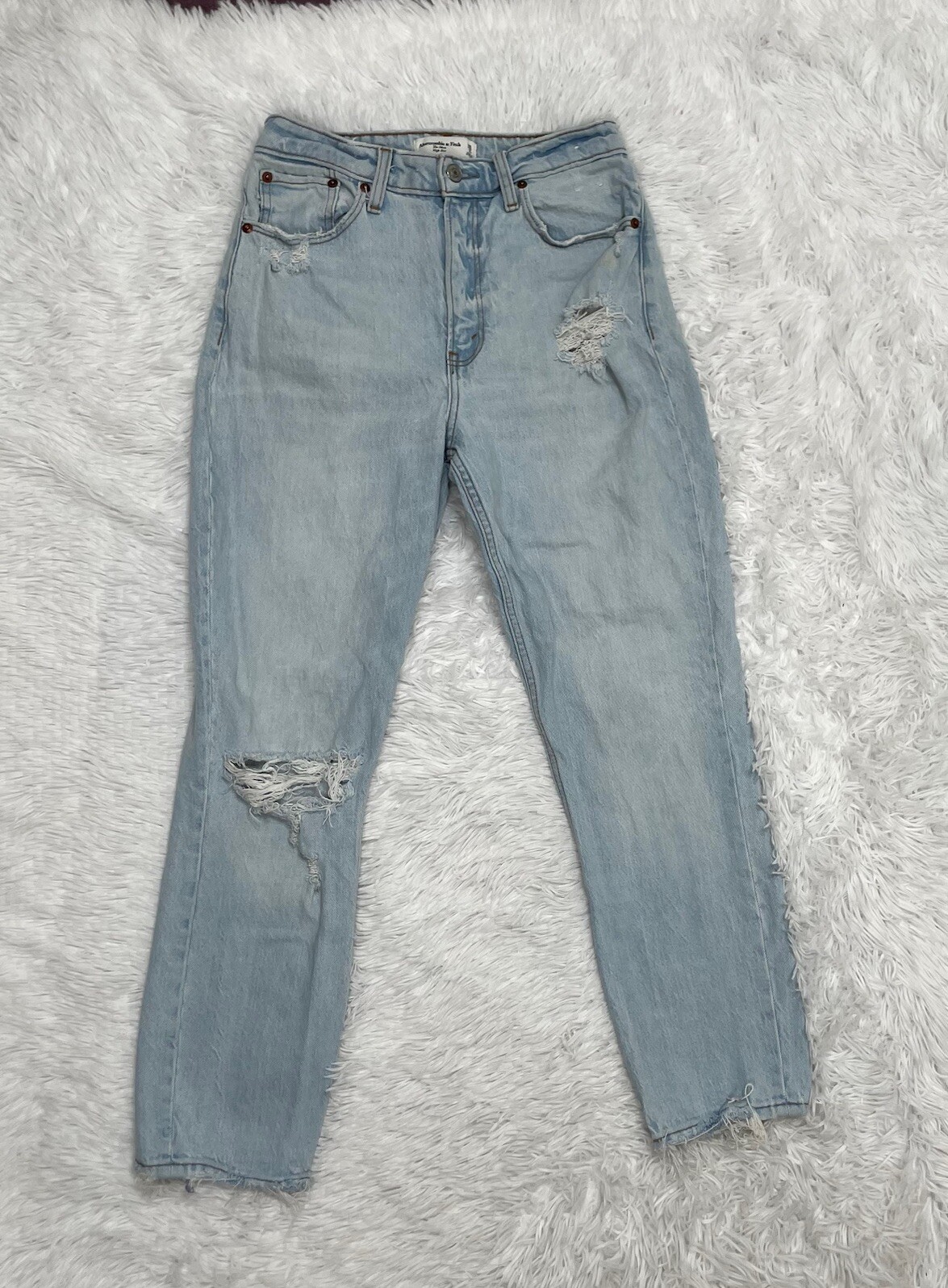 Abercrombie & Fitch Curve Love Mom High Rise Jeans Womens Size 2 / 26 Distressed