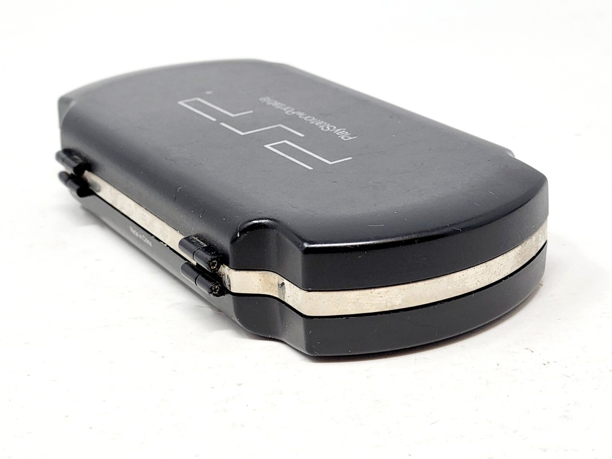 Portable PSP Hard Plastic Black Travel Carrying Case with 8 UMDs