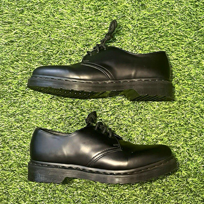 Dr. Martens Men s Black Leather Derby Dress Shoes Lace-Up Round Toe US 9