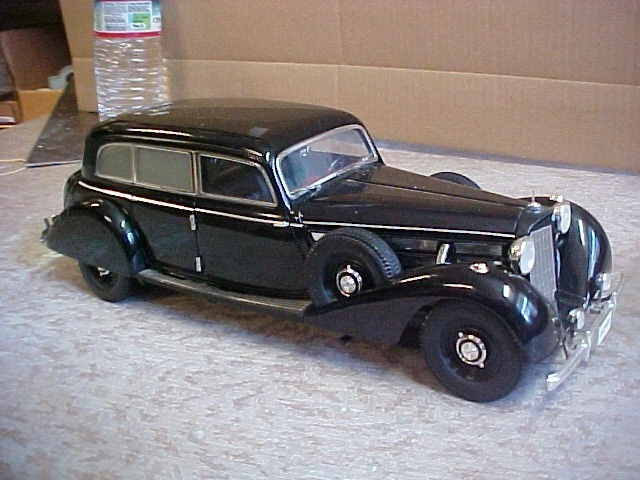 1938 Mercedes-Benz 770K - Signature  1:18 Scale - Image 4 of 4