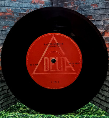 2 en 1 '' Pastel Muerte / Renuncio'' vinilo edicion peruana