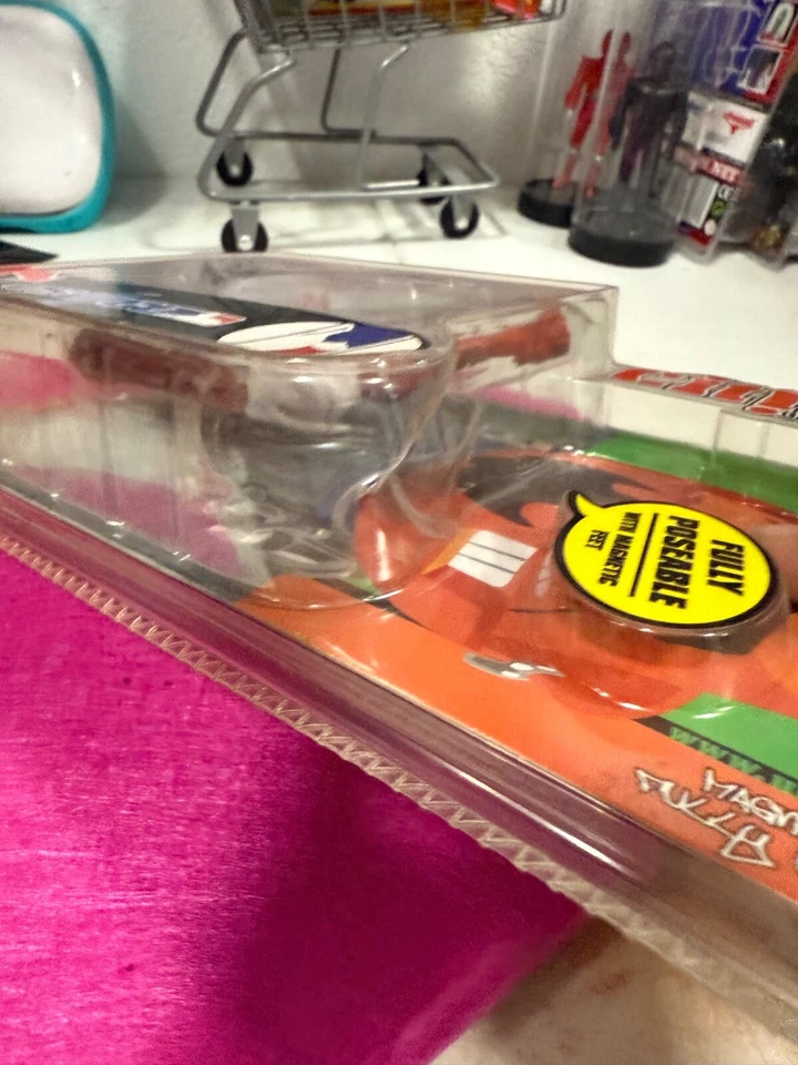 Rare Citizen Urban Icon Crew 1 Max and B.k esdjco Clothing Figurine - Image 3 of 4