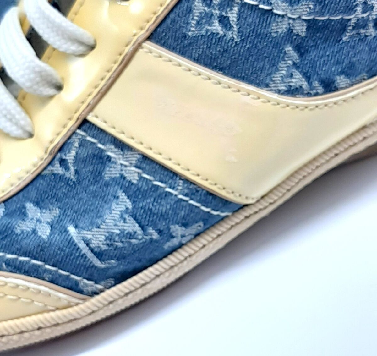 Louis Vuitton sneakers women's size 36 monogram pattern Louis Vuitton sneakers women's size 36 monogram pattern