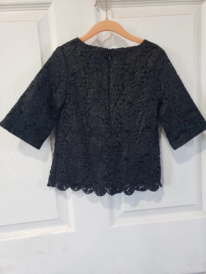 Blusa Cherokee para niños negra con dobladillo de vieira de encaje XS/TP 4-5 totalmente forrada Foto 3 de 4
