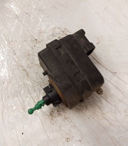 Headlight level adjustment motor