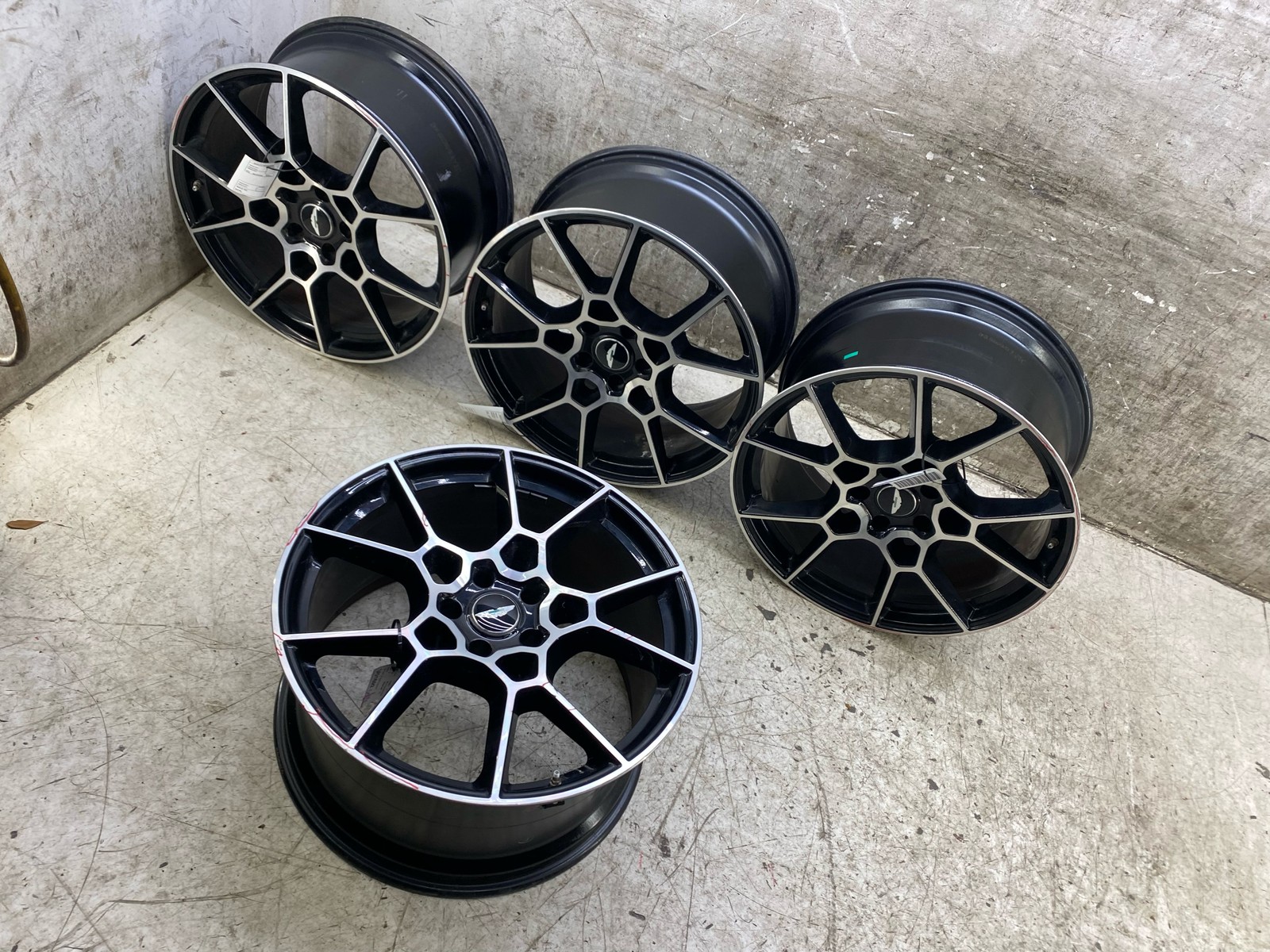 2020-2024 ASTON MARTIN DBX FRONT REAR STAGGERED WHEEL RIM SET 22x10 & 22x11.5