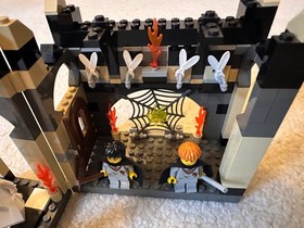 LEGO Harry Potter set 4704 - Chamber of the Winged Keys; 100% complete w box