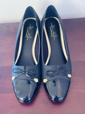 Soft Style Sara Womens Size 9M Black Dress Heel Shoe Cap Toe 1.5'' Heel