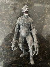 NECA Resident Evil 4 Regenerator Iron Maiden ...
