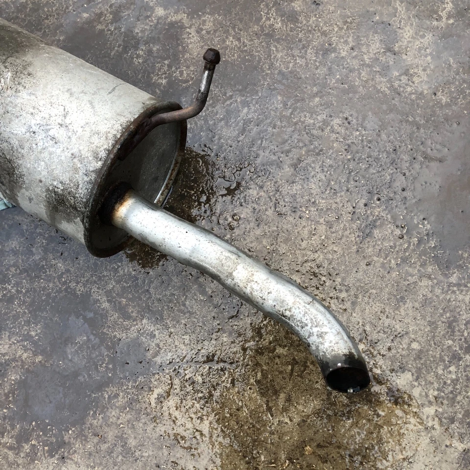 UNIDAD SILENCIADOR TUBO ESCAPE GASOLINA VOLKSWAGEN FOX 1.2 2005 - 2011 Foto 2 de 3