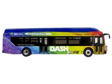 Autobús de tránsito Iconic Replicas 87-0609 1:87 Dash Pride Livery NFI Xcelsior XN40