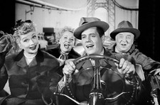 Póster fotográfico I Love Lucy Cast Lucille Ball Desi Arnaz Going To California 8x10