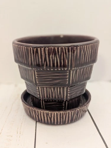 Vtg McCoy USA Pottery 4.25” Basket Weave Flower Pot Planter W/Saucer Purple