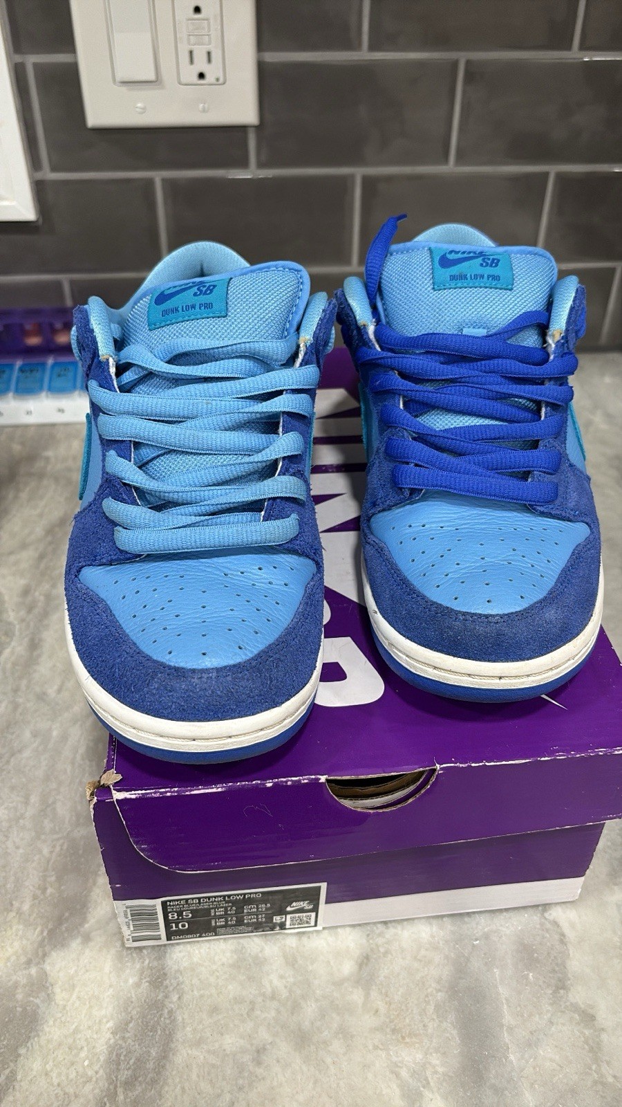 nike dunks - image 1