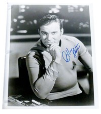 William Shatner SIGNED WILLIAM SHATNER PHOTO 8'' X 10'' autograph - photograph