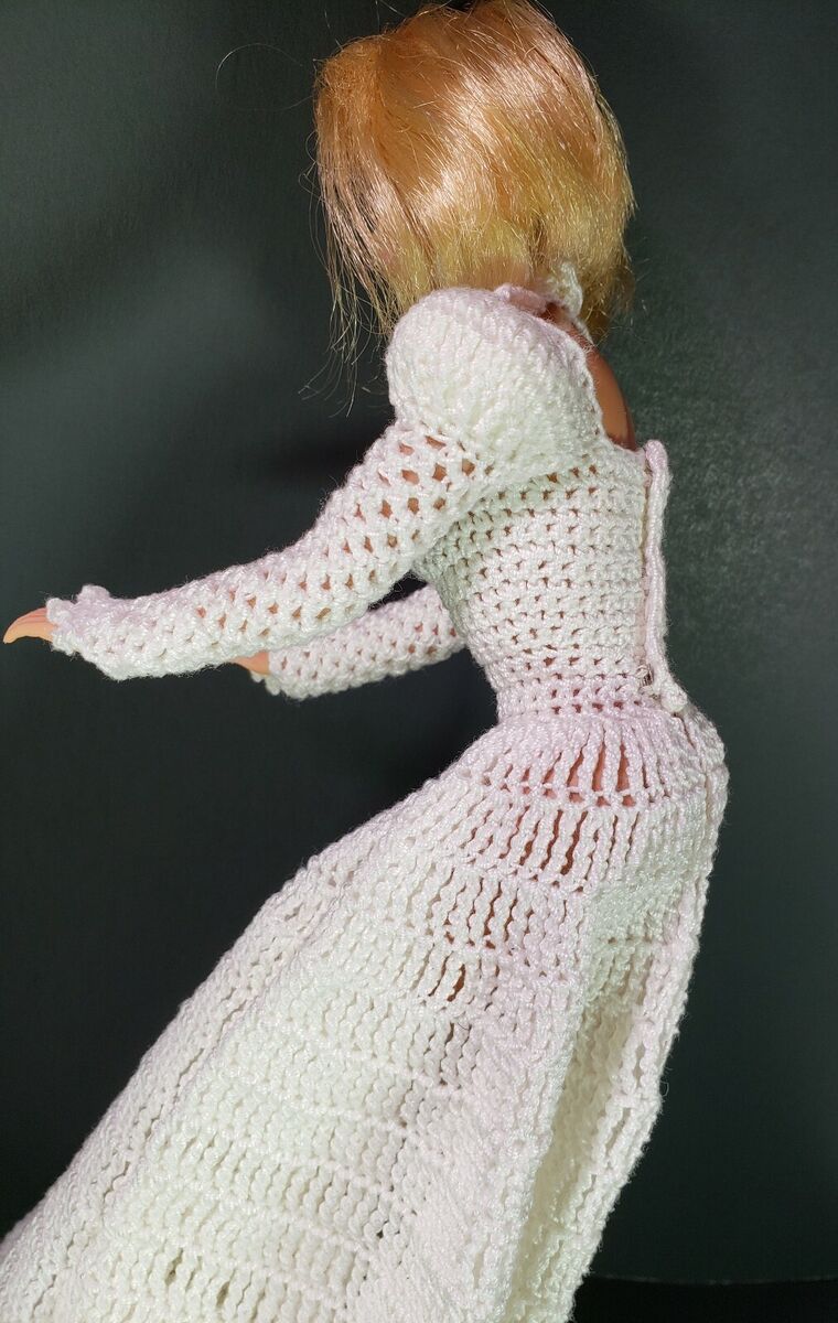 Vestido de crochê Barbie/ Vestido a crochet muñeca Barbie/ Crochet dress  for Barbie dolls 