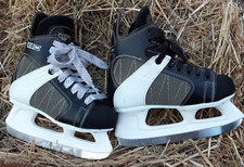 CCM Intruder 55 Youth Ice Skates size 1