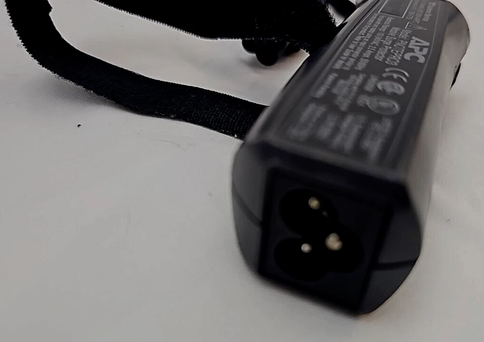 APC PNOTEPRO3 Mobile Power Surge Protector Prong Phone Line for Notebook Laptop - Image 3 of 4