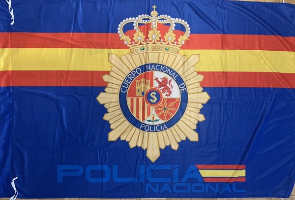 Bandera Policia Nacional a estrenar