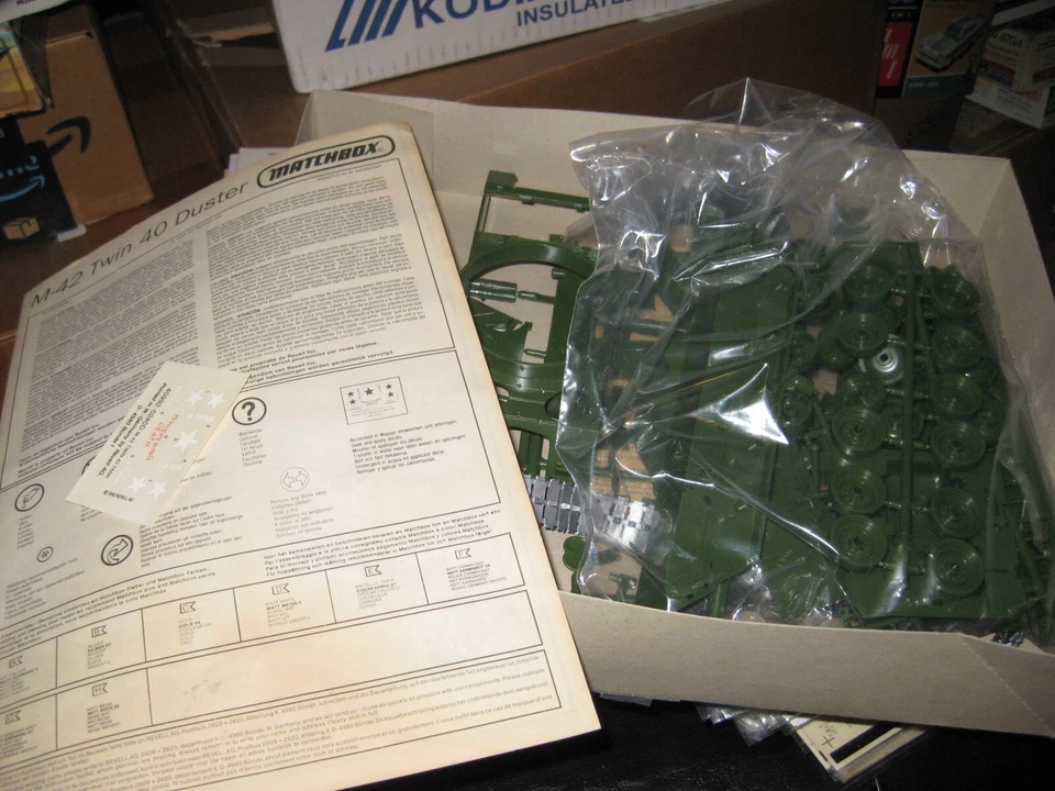 Complete in box M-42 Twin40 Duster US Tank by Matchbox in 1/32 scale from 1992 - Image 2 of 2