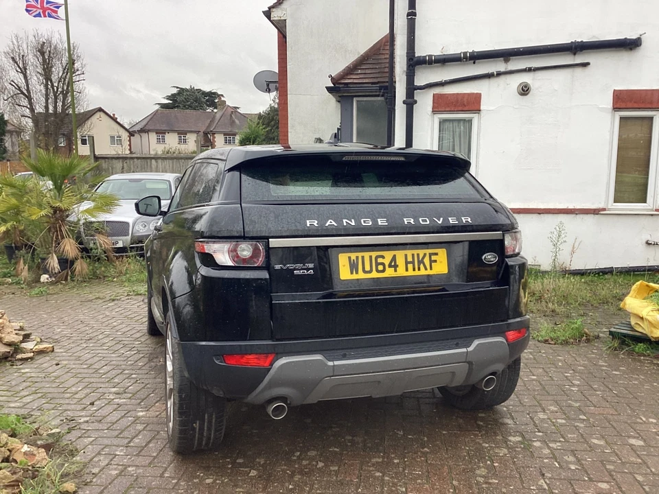Range Rover Evoque 2.2 Pure Tech SD4 2014 Diesel Car 4x4 SUV Black Leather - Image 4 of 4