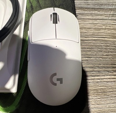 Logitech Pro x Superlight 2C kompakte kabellose Gaming-Maus weiß