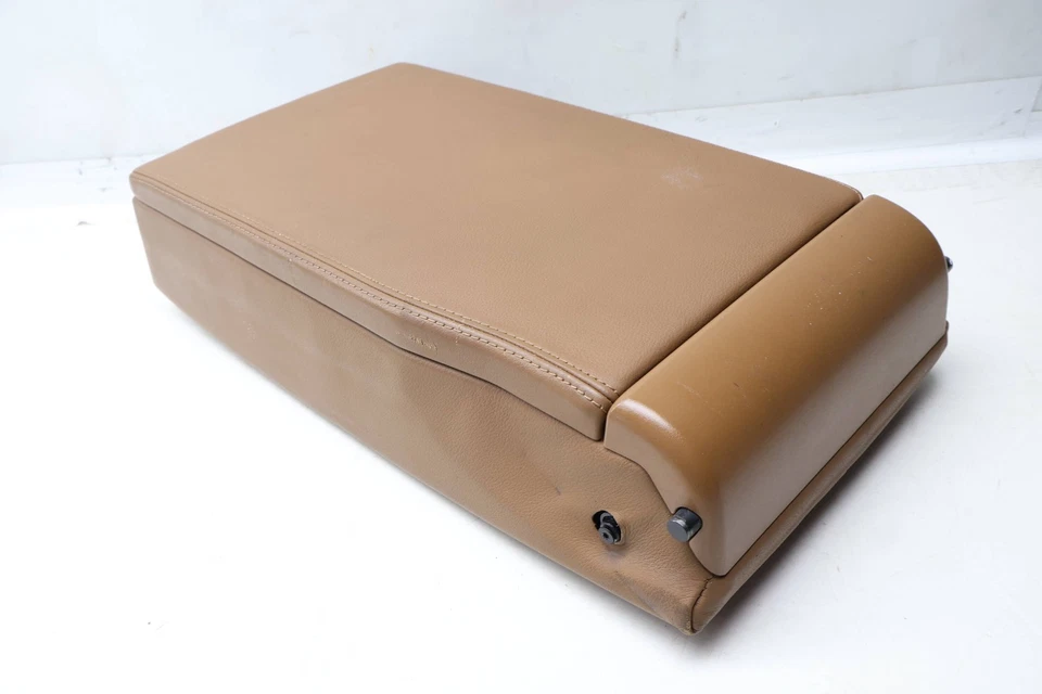 2005-2011 AUDI A6 - Apoio de braço traseiro / suporte CUP 4F0885081AD - Imagem 2 de 4