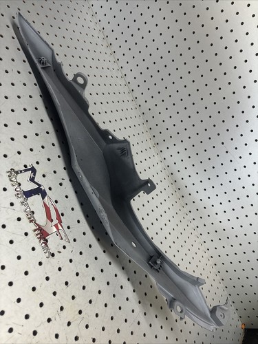 2017-2023 Suzuki GSX-R1000 GSXR1000 Left Frame Cover Tail -Gray -Damage - Picture 4 of 6