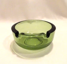 VINTAGE THICK GREEN ASH TRAY🎇