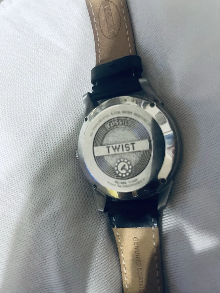 Fossil Sullivan 男式黑色手表 - Twist Me - 1089 111008 需要电池 — 第 2/3 张图片