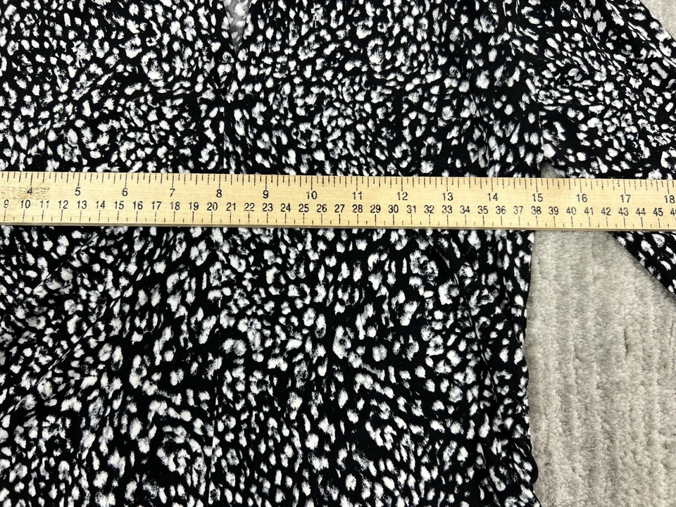 Blusa Vince Camuto Feminina Pequena Preta Branca Cinza Decote V Manga 3/4 Casual - Imagem 4 de 4