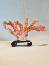 Scultura giapponese in corallo rosa scolpita a mano - XX° Secolo