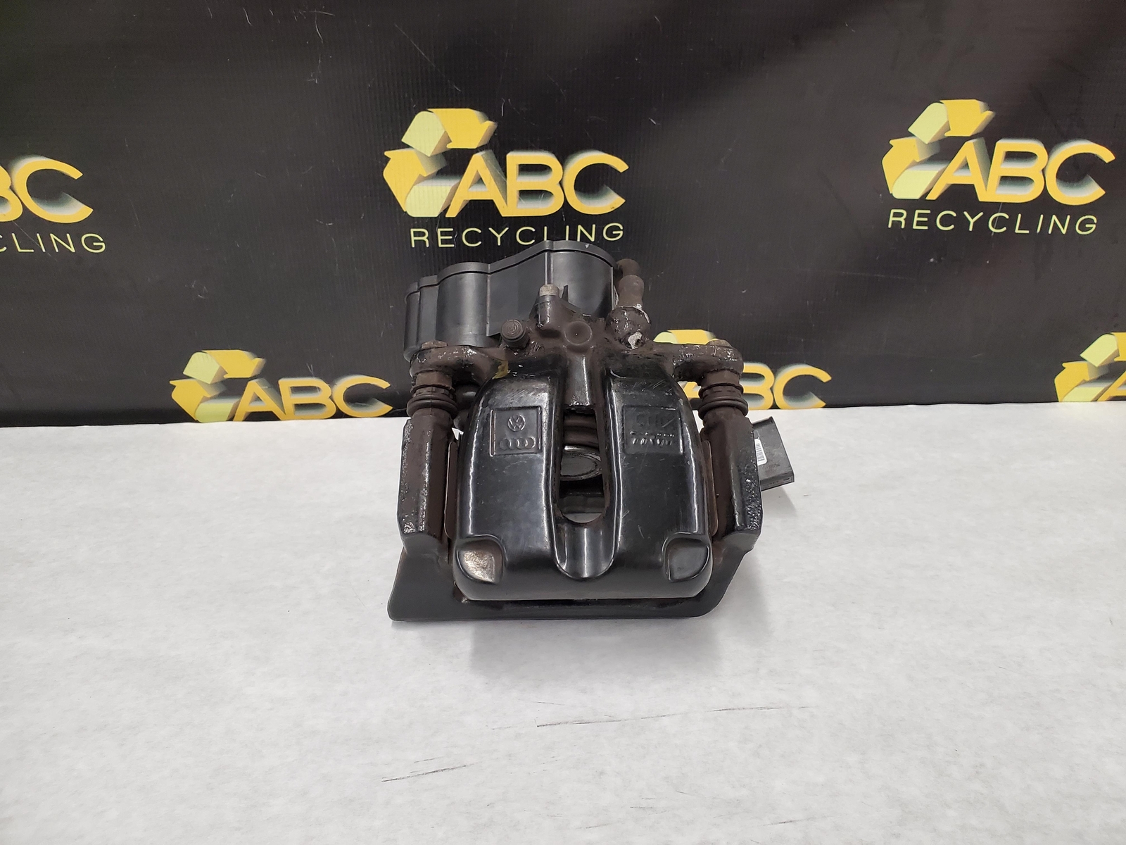 2007 Bentley Flying Spur Rear Caliper Assembly Left LH BENTLEY 07 OEM