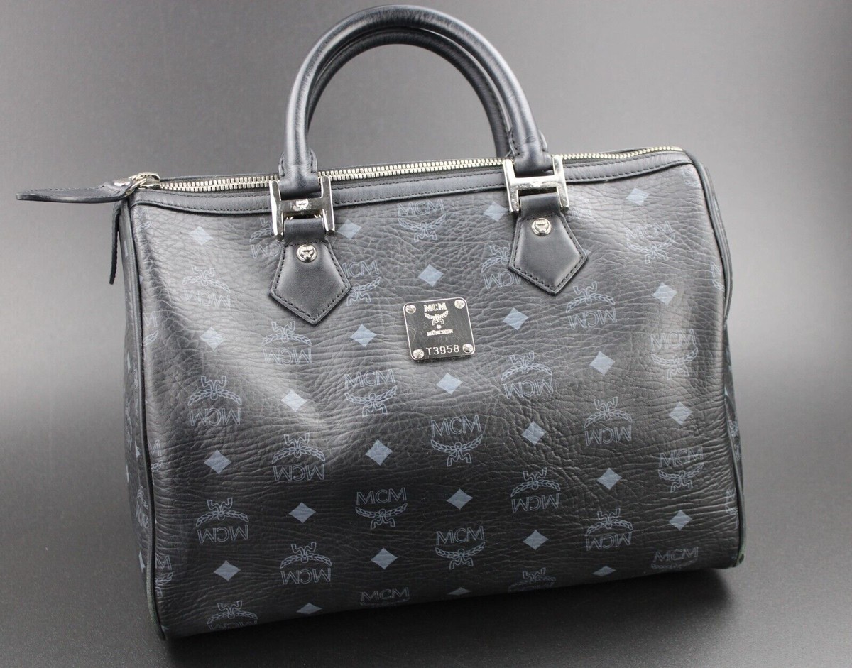 MCM Tasche Handtasche Bowling Bag schwarz silber Logoprint Damen  