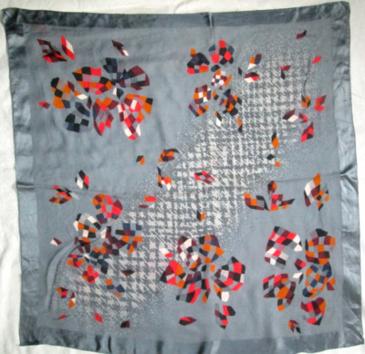 Foulard En Soie Vintage BAYRON - 85x87 Cm - Couleur Marron & Ivoire - Occasion
