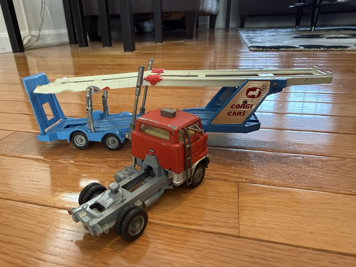 Vintage Corgi Toys 1138 Carrimore Mark IV Car Transporter Red Blue