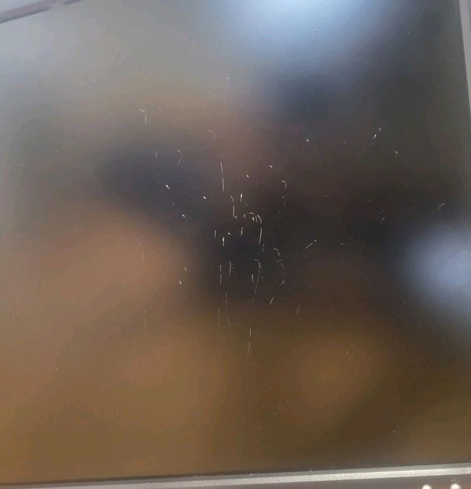 Dell UltraSharp 1905FP 19" LCD Monitor with USB Hub - Image 2 of 4