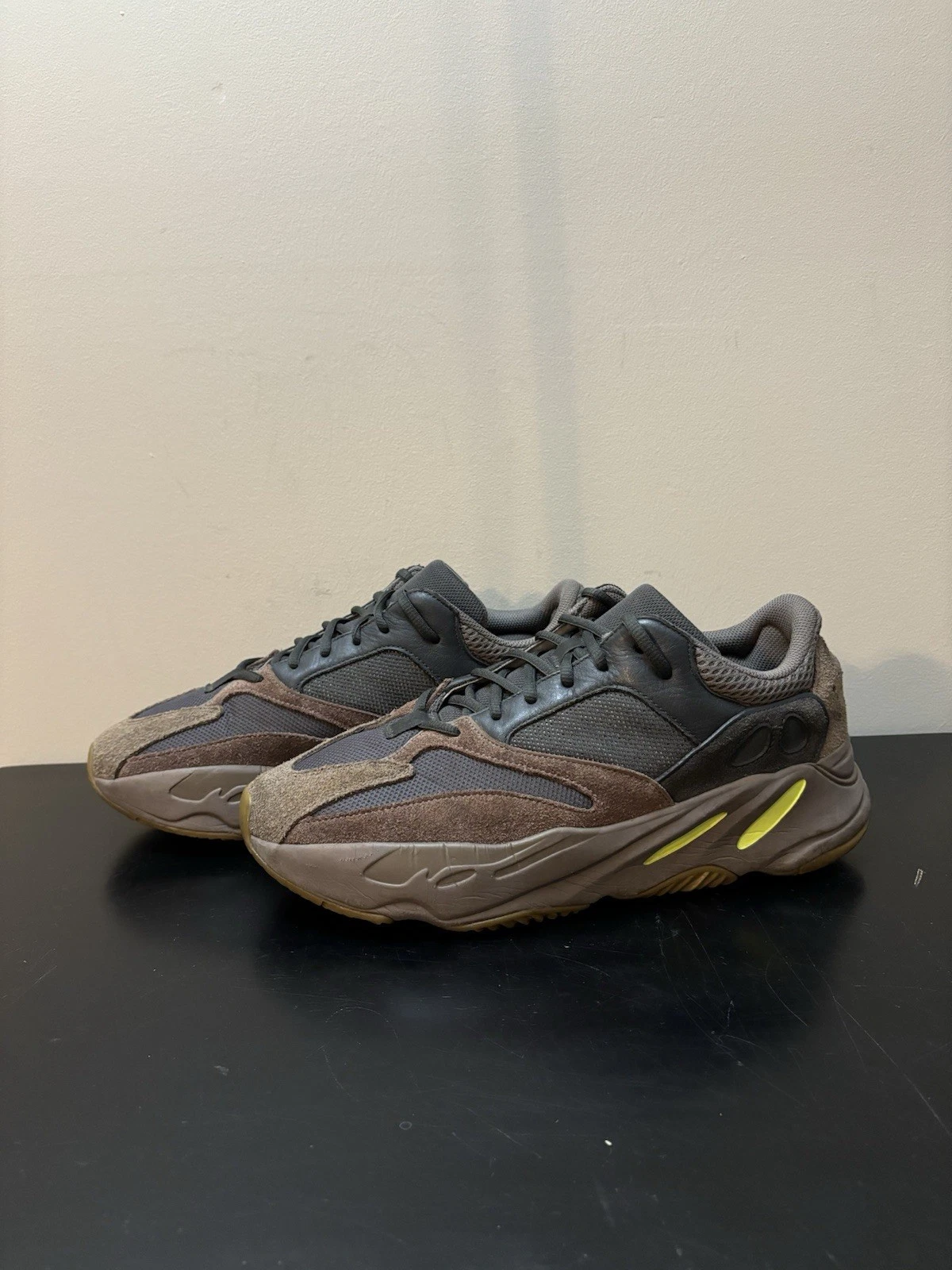 Taglia 11.5 Adidas Yeezy Boost 700 V1 Malva