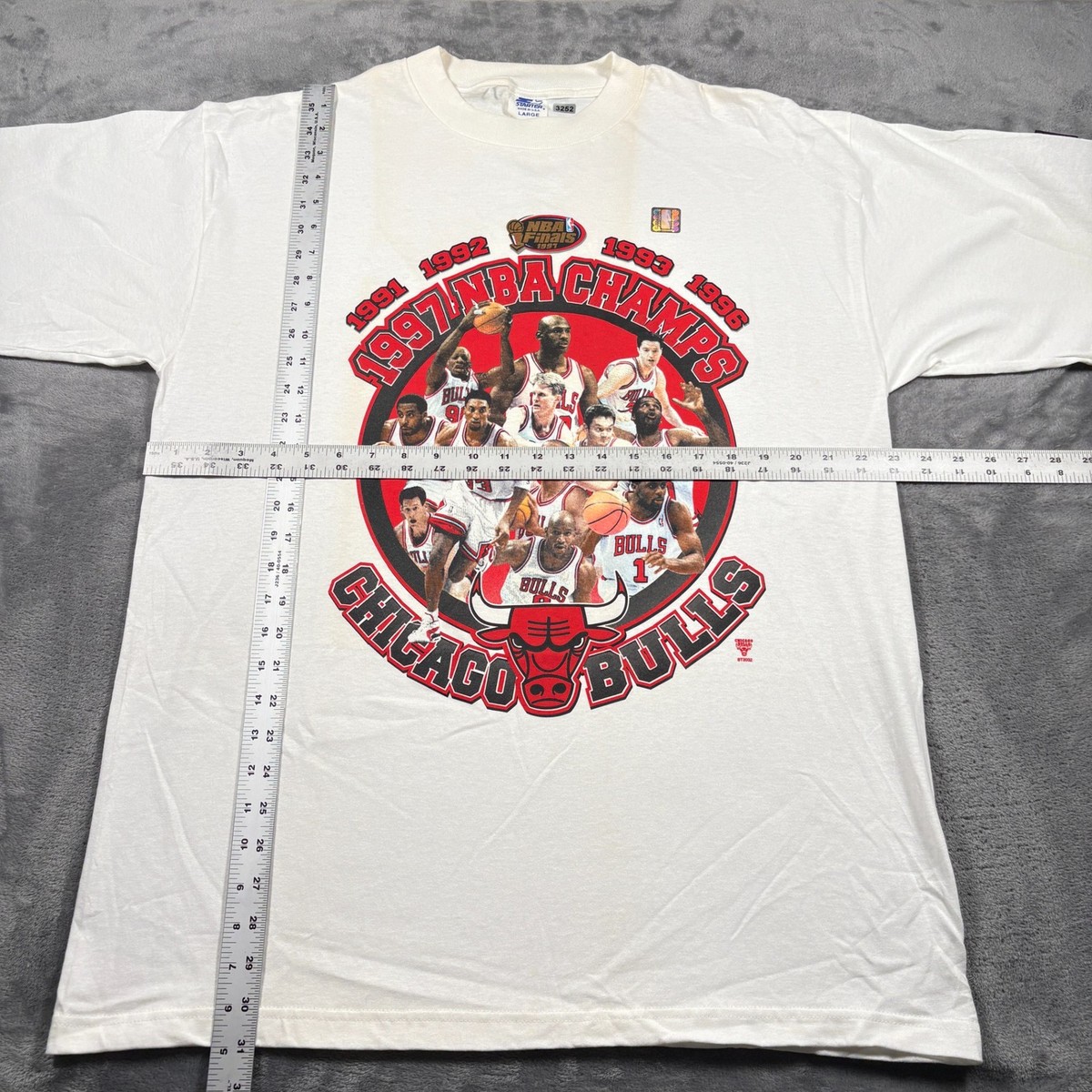 Vintage 1997 Starter Chicago Bulls NBA Finals Champions T-Shirt