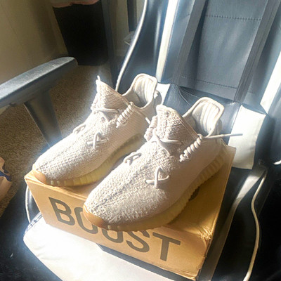 adidas Yeezy Boost 350 V2 Beige Low Top Lace-Up Sneakers Rubber Outsole