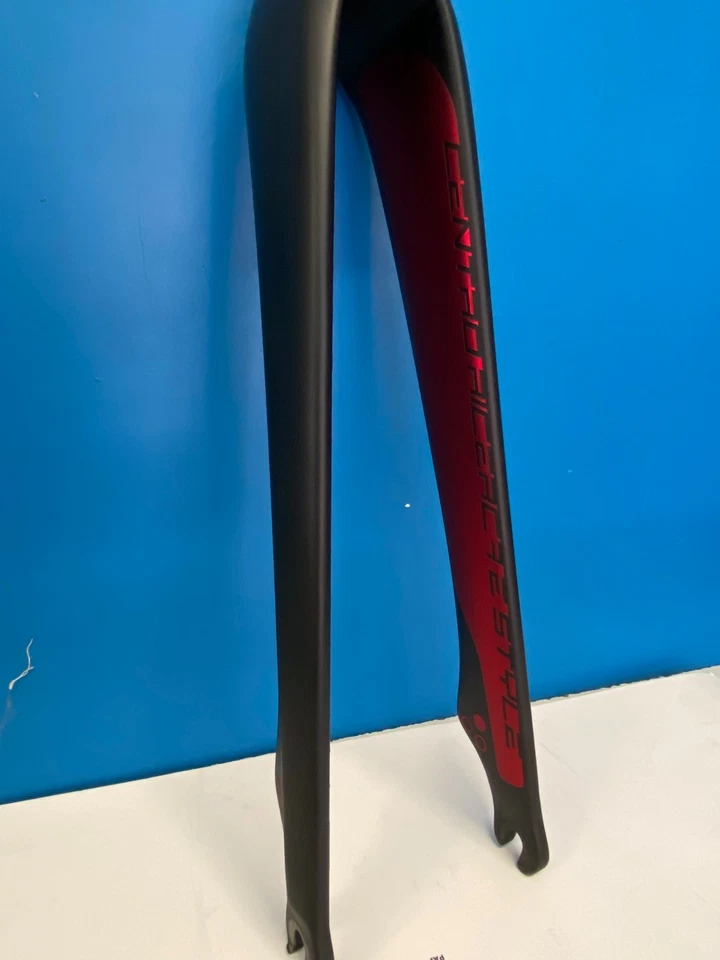 FORCELLA ROAD FULL CARBON  CANOTTO CONICO 1.1/8" - 1.1/2" USATA - Immagine 2 di 4