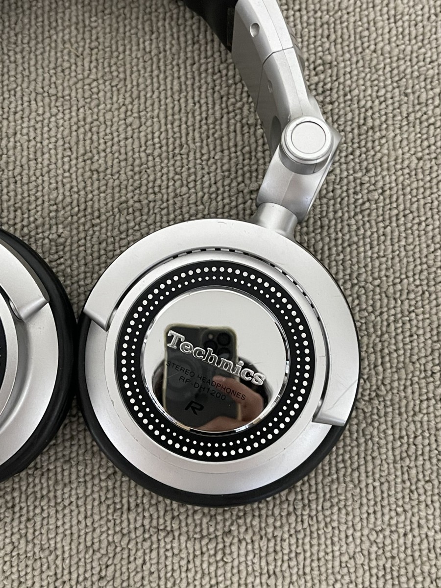 TechnicsステレオヘッドホンシルバーRP-DH1200 Technics RP-DH1200 DJ Monitoring Headphones Silver Foldable